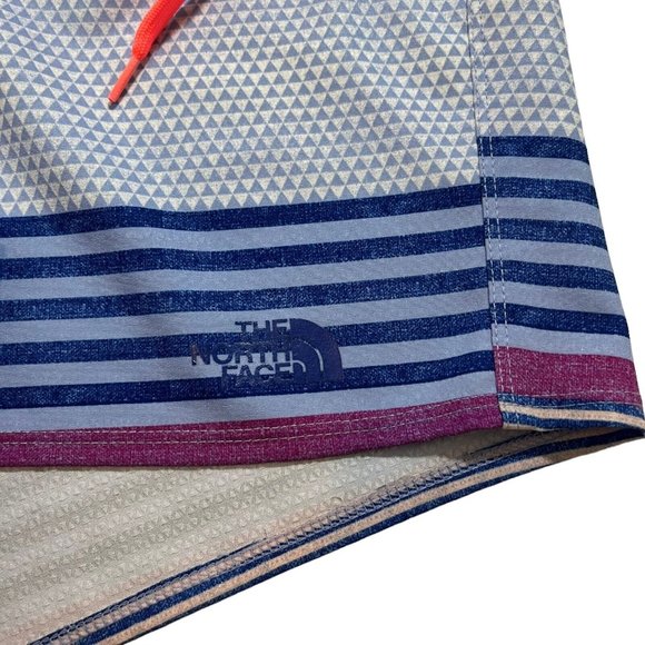 The North Face Women's Regular Striped Board Shorts Back Pocket Size 10 - Picture 7 of 10